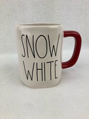 Disney Princess Rae Dunn Snow White Mug 18oz. Red Handle